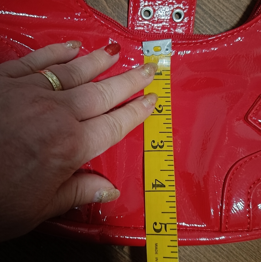 ❣️Retro Punk Vibrant Glossy Red Shoulder Hobo Bag 💕 - Picture 4 of 10